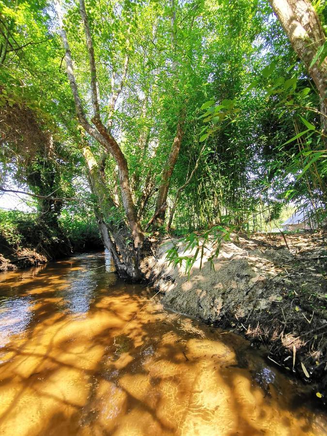 Le Tipi Arc-En-Ciel Au Bord De La Riviere Hotel มิโอส์ ภายนอก รูปภาพ